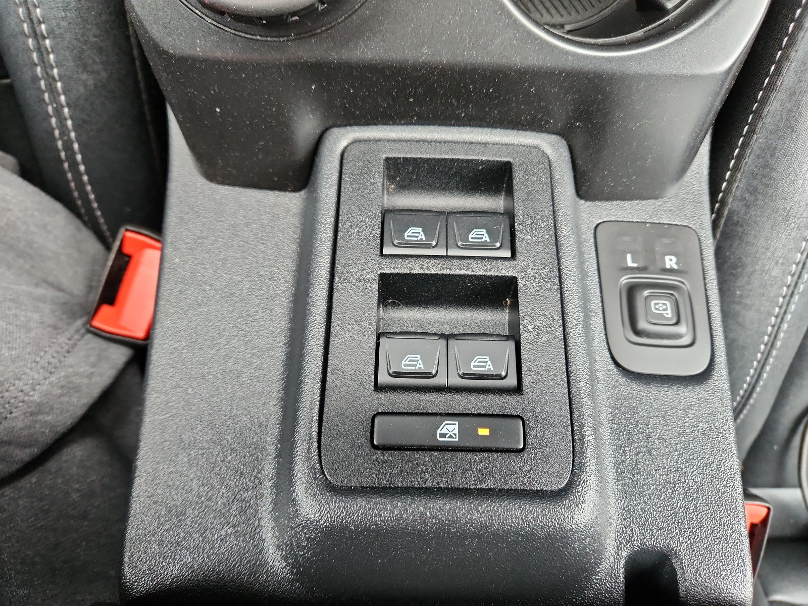 Used 2025 Ford Bronco Badlands AWD/4WD image 16