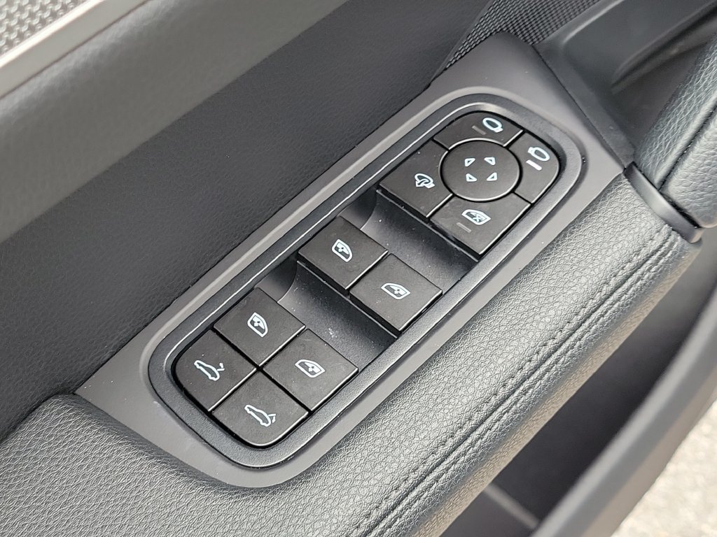 Certified 2026 Porsche Cayenne AWD/4WD image 26