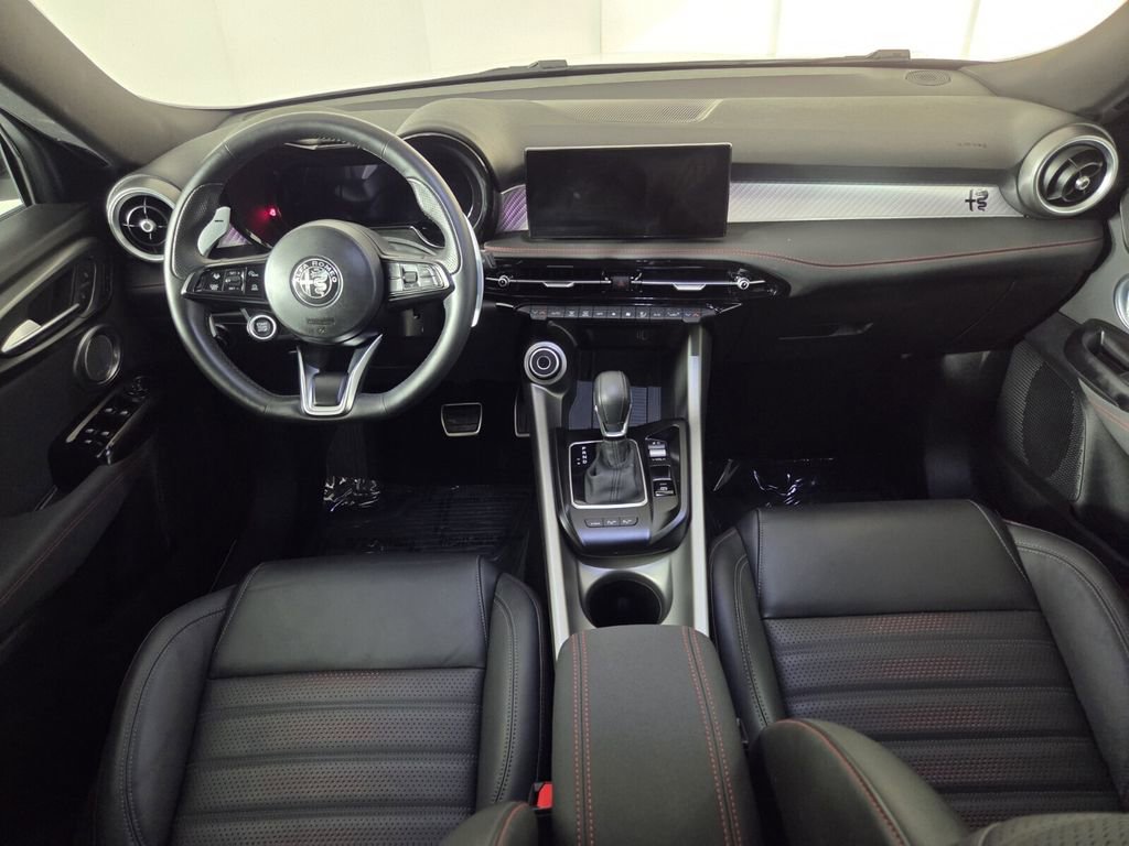 Used 2025 Alfa Romeo Tonale Tributo Italiano AWD/4WD image 28