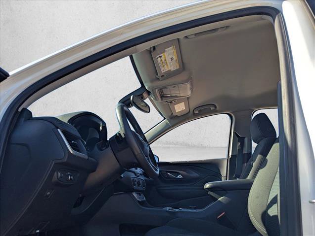 Used 2022 GMC Terrain SLE w/ Driver Convenience Package image 9