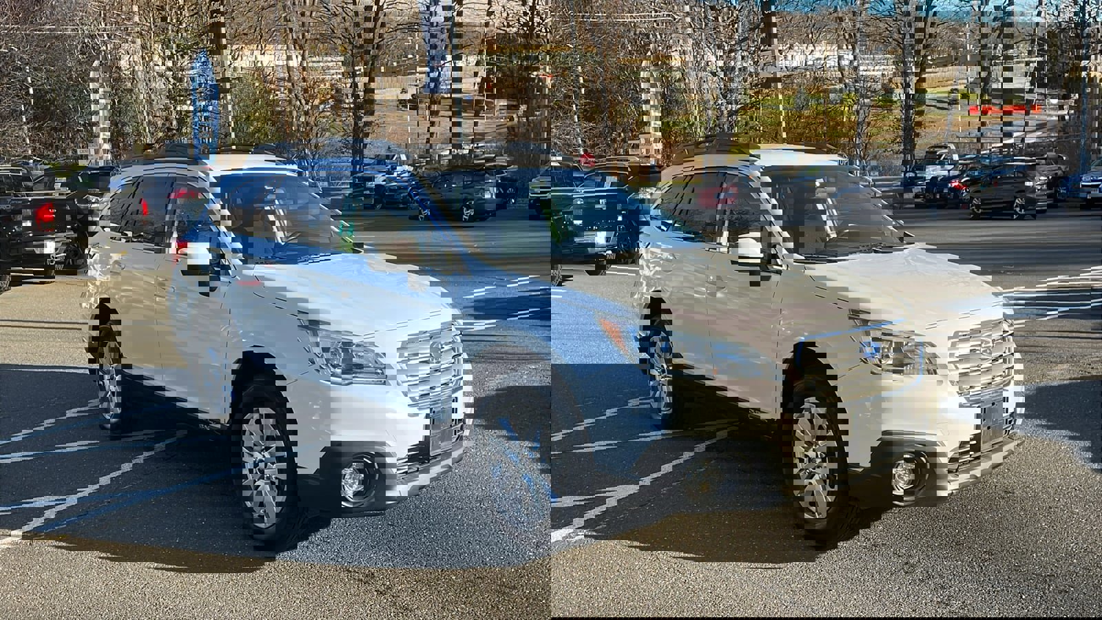 Used 2017 Subaru Outback 2.5i Premium image 3