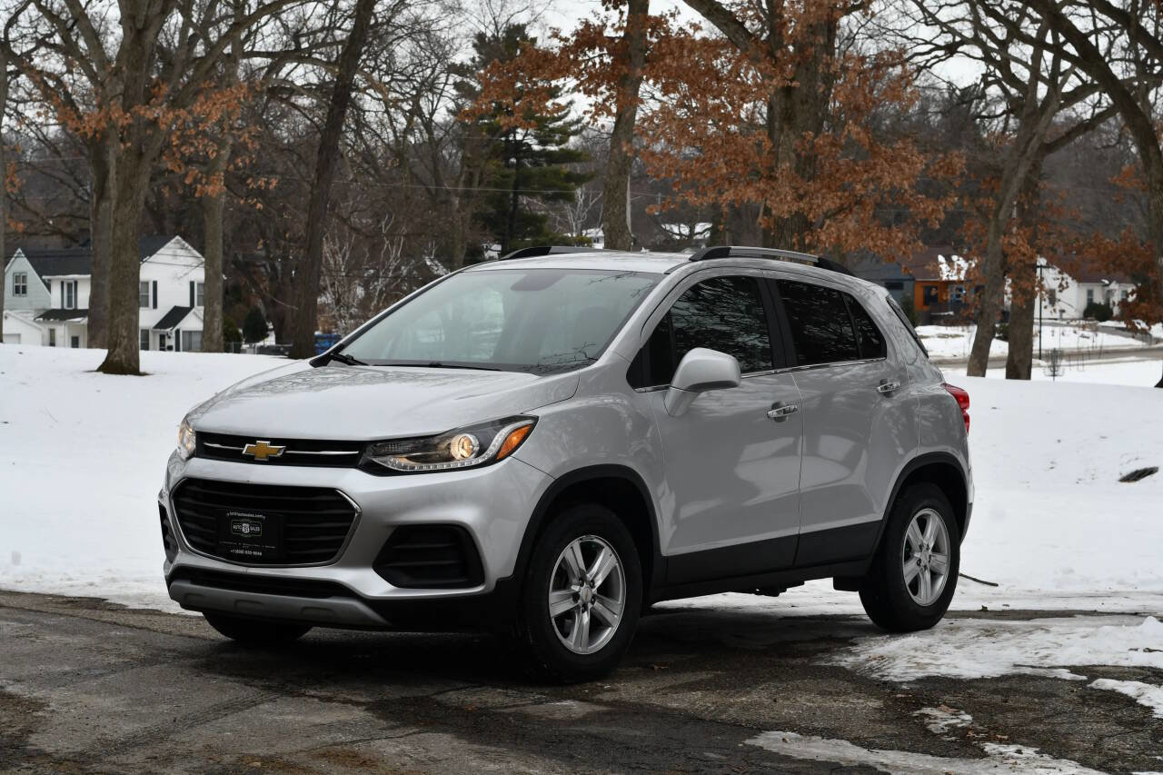 Used 2018 Chevrolet Trax LT w/ LT Convenience Package image 3
