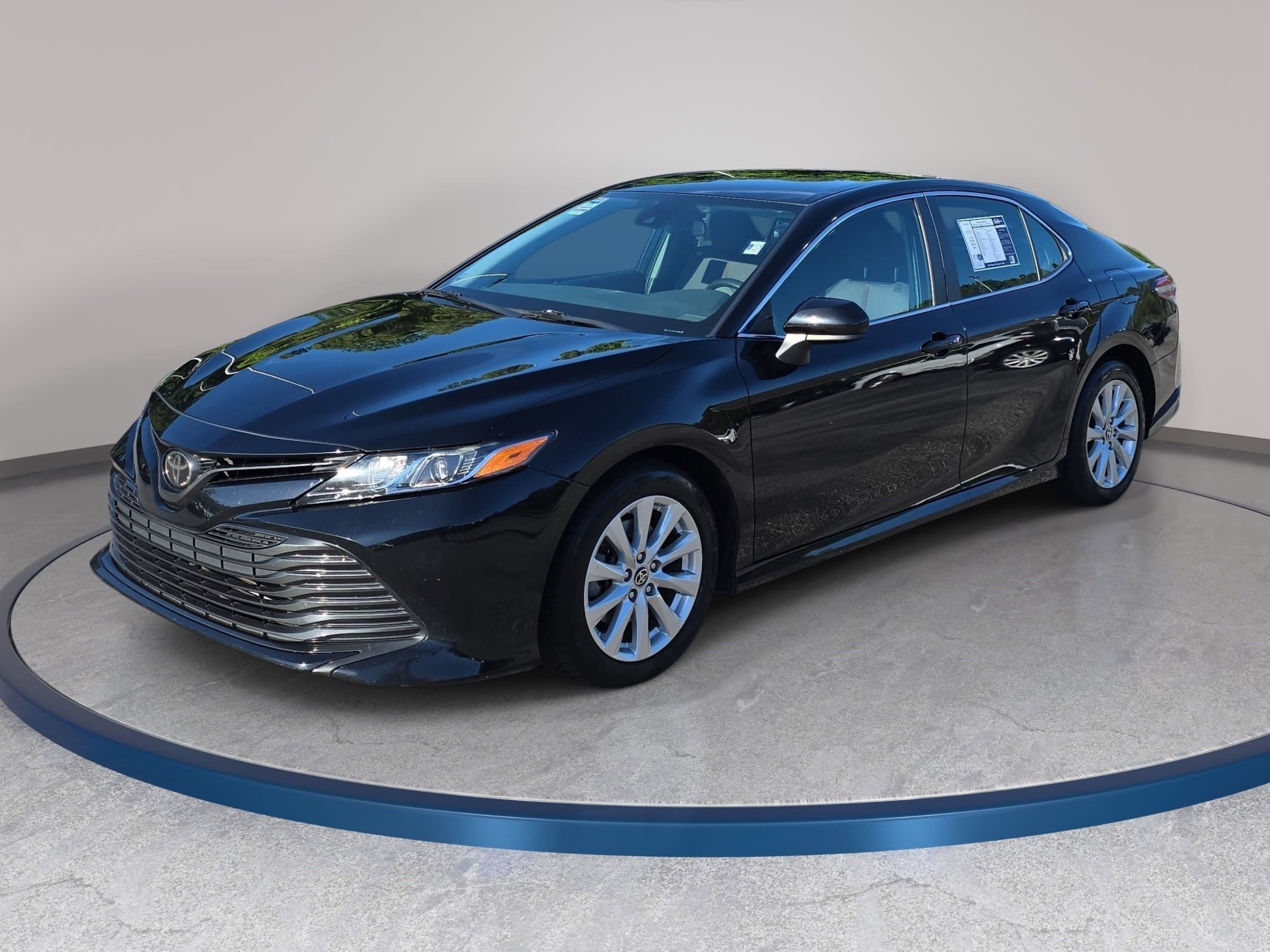 Used 2020 Toyota Camry LE FWD image 1