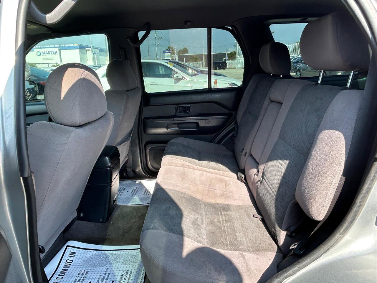 Used 2001 Nissan Pathfinder SE image 10