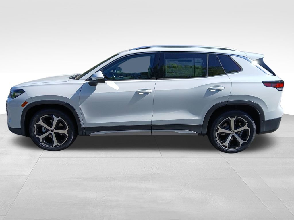 New 2026 Volkswagen Tiguan SE image 2