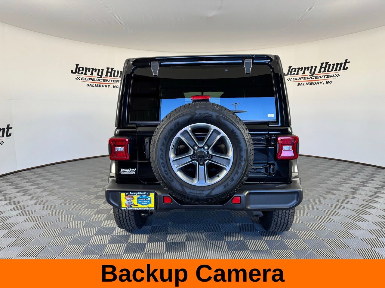 Used 2022 Jeep Wrangler Unlimited Sahara w/ Dual Top Group image 8