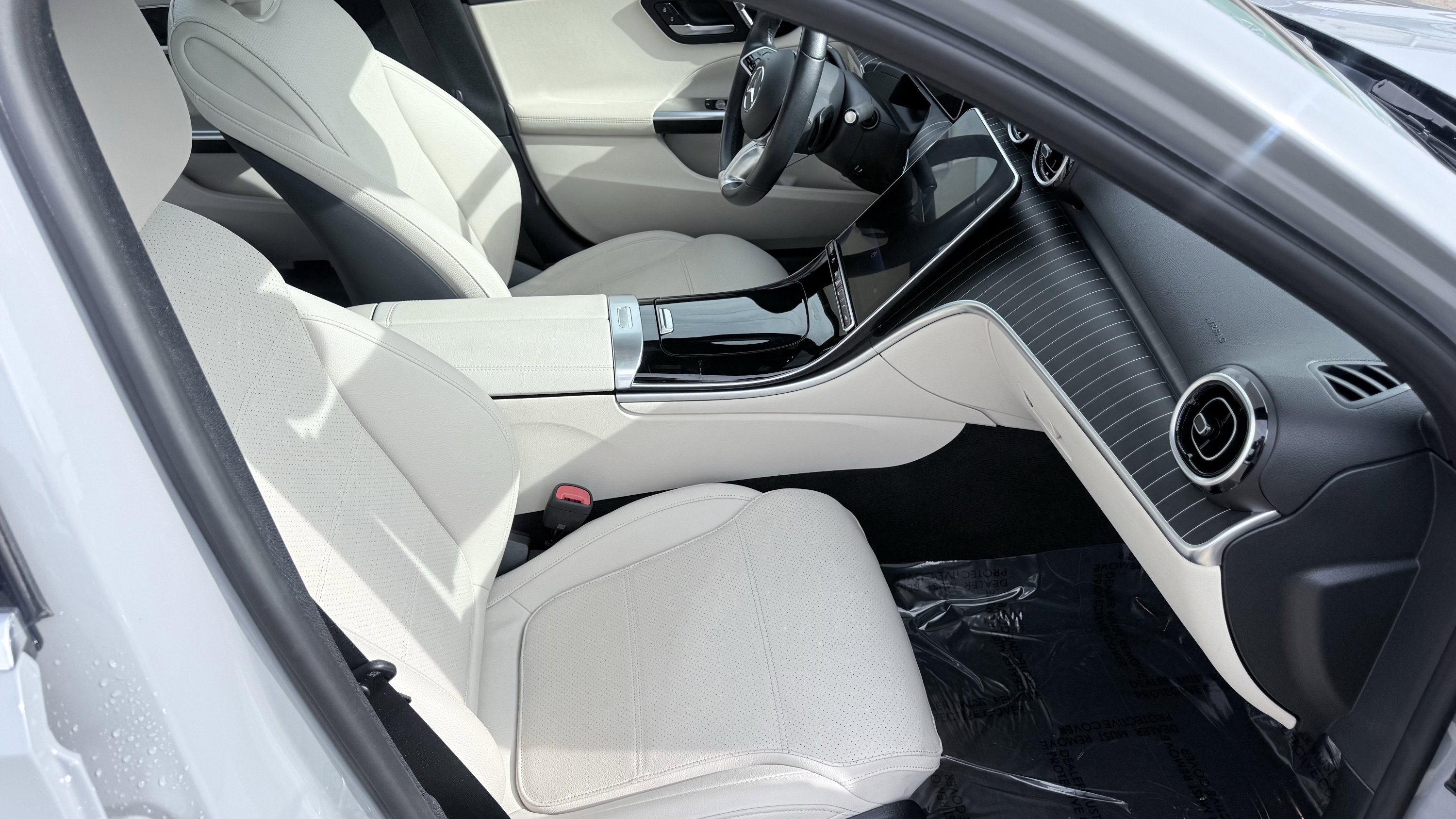 Used 2025 Mercedes-Benz C 300 Sedan image 44