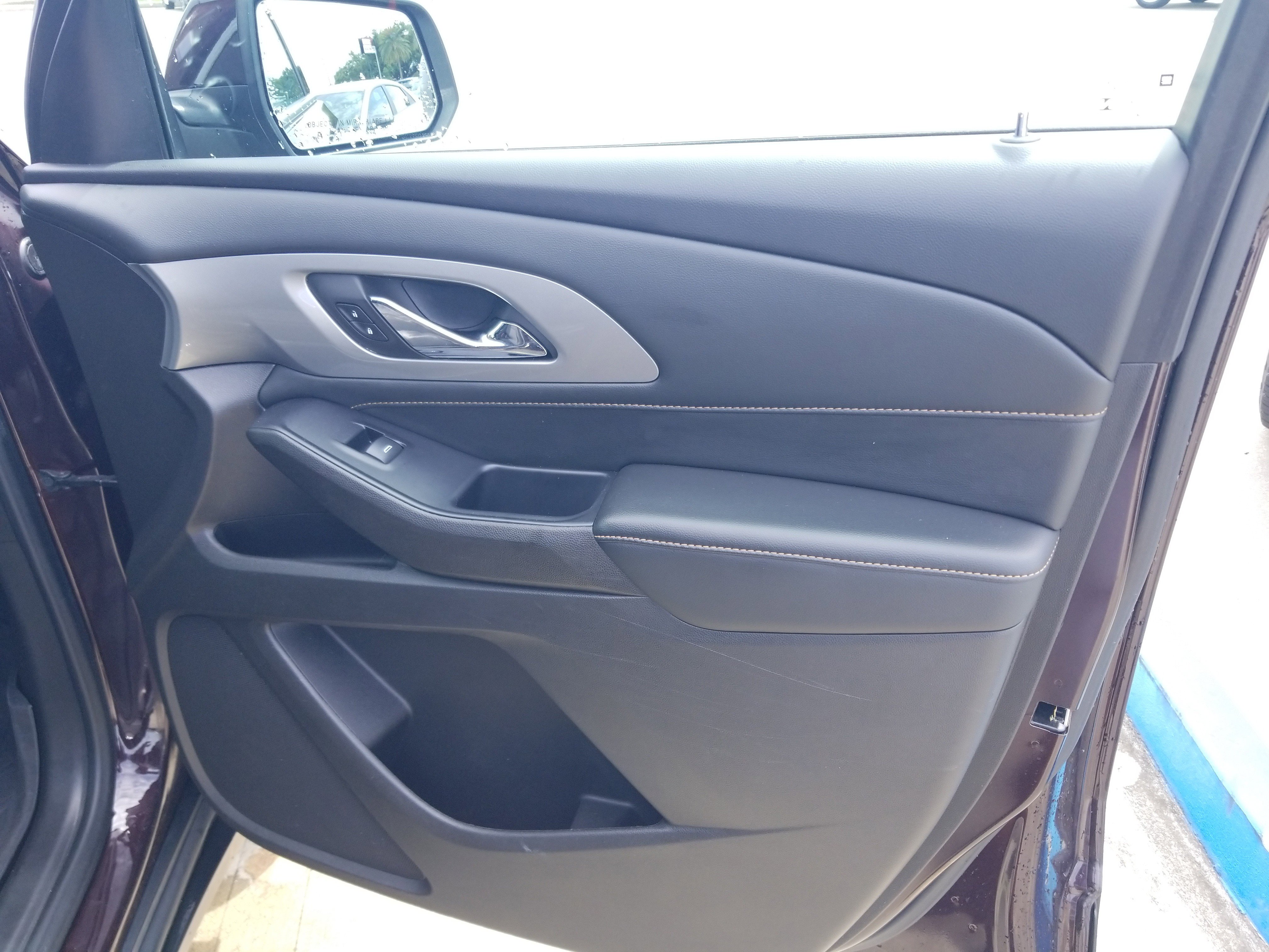 Used 2021 Chevrolet Traverse LT image 16