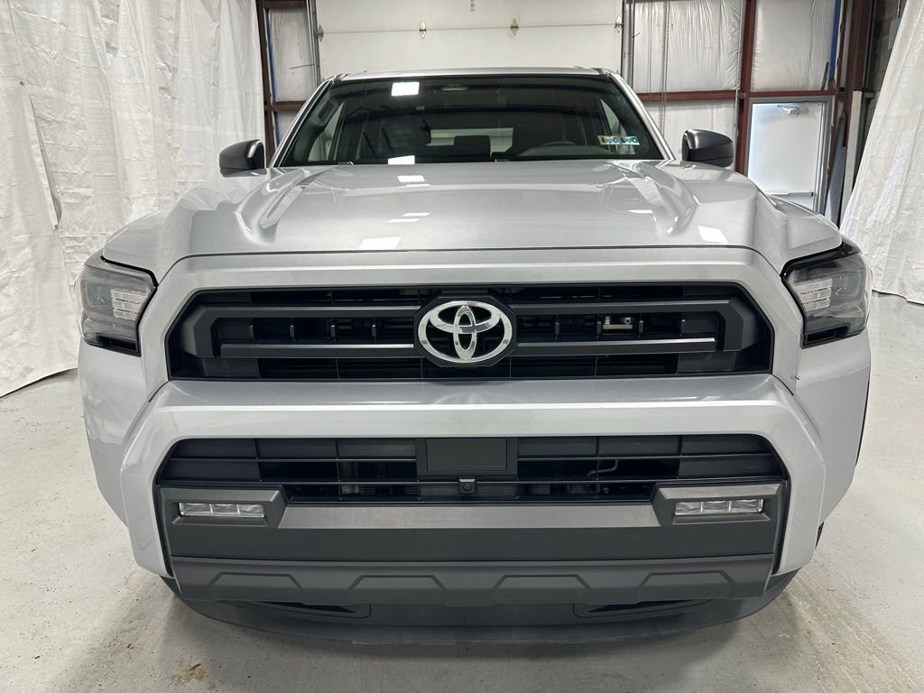 Used 2025 Toyota 4Runner SR5 AWD/4WD image 2