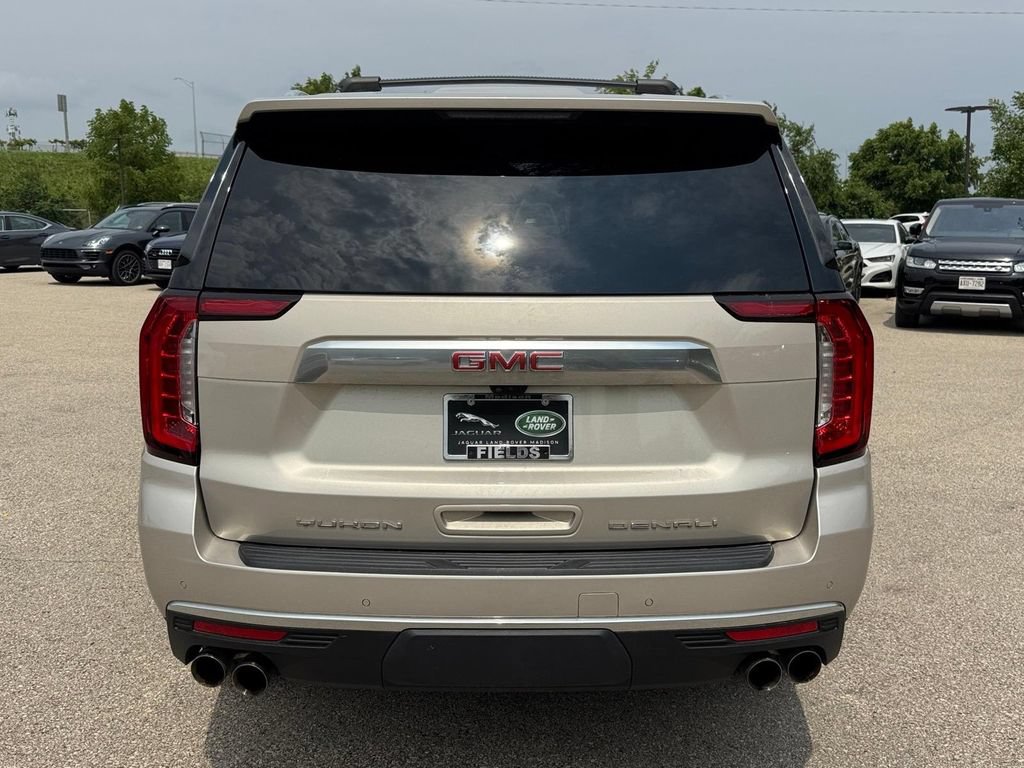 Used 2023 GMC Yukon XL Denali w/ Advanced Technology Package AWD/4WD image 3