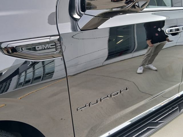 New 2026 GMC Yukon XL Elevation w/ Elevation Premium Package AWD/4WD image 11