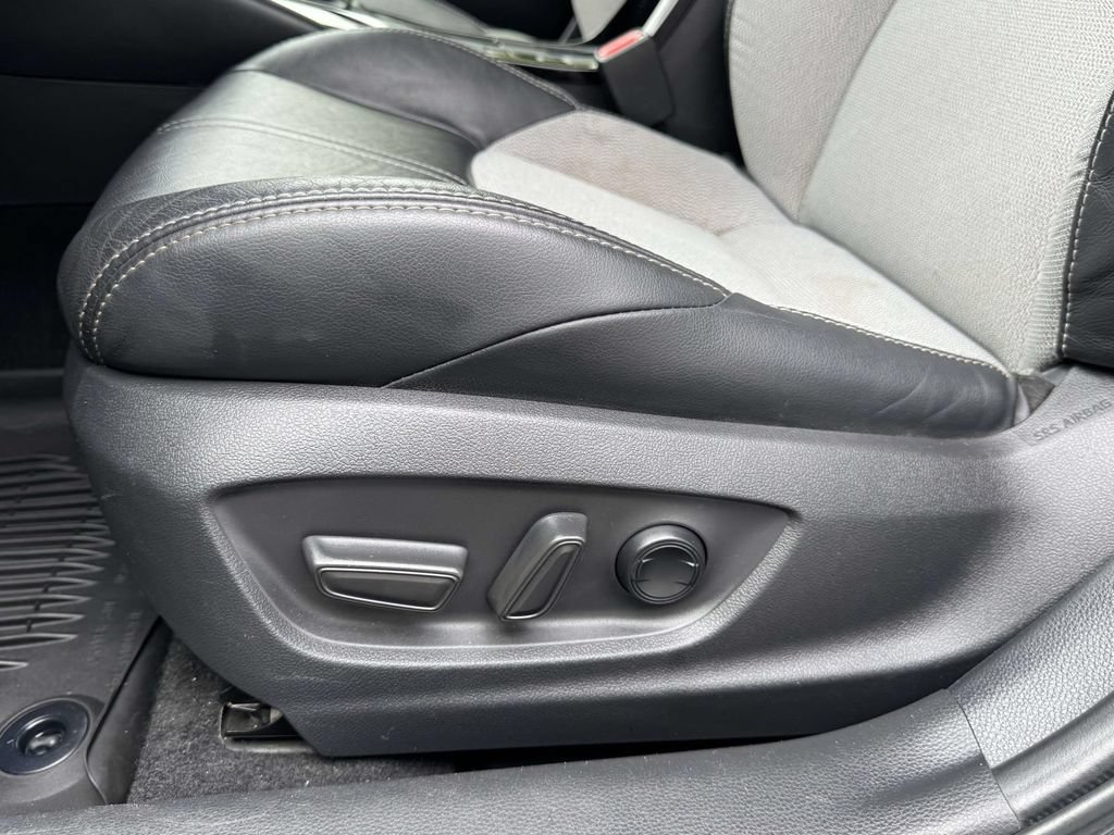 Used 2024 Toyota Corolla XSE FWD image 19