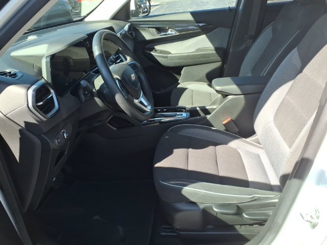 Certified 2024 Chevrolet TrailBlazer LT w/ LT Cold Weather Package AWD/4WD image 14