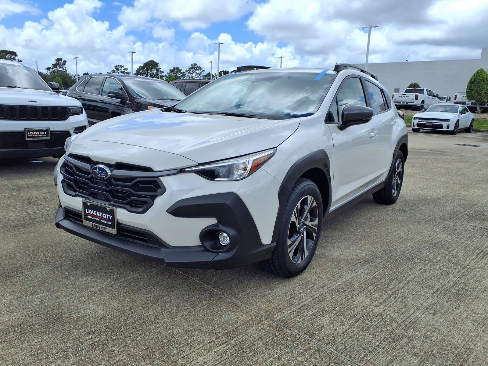 Used 2025 Subaru Crosstrek 2.5i Premium AWD/4WD image 3