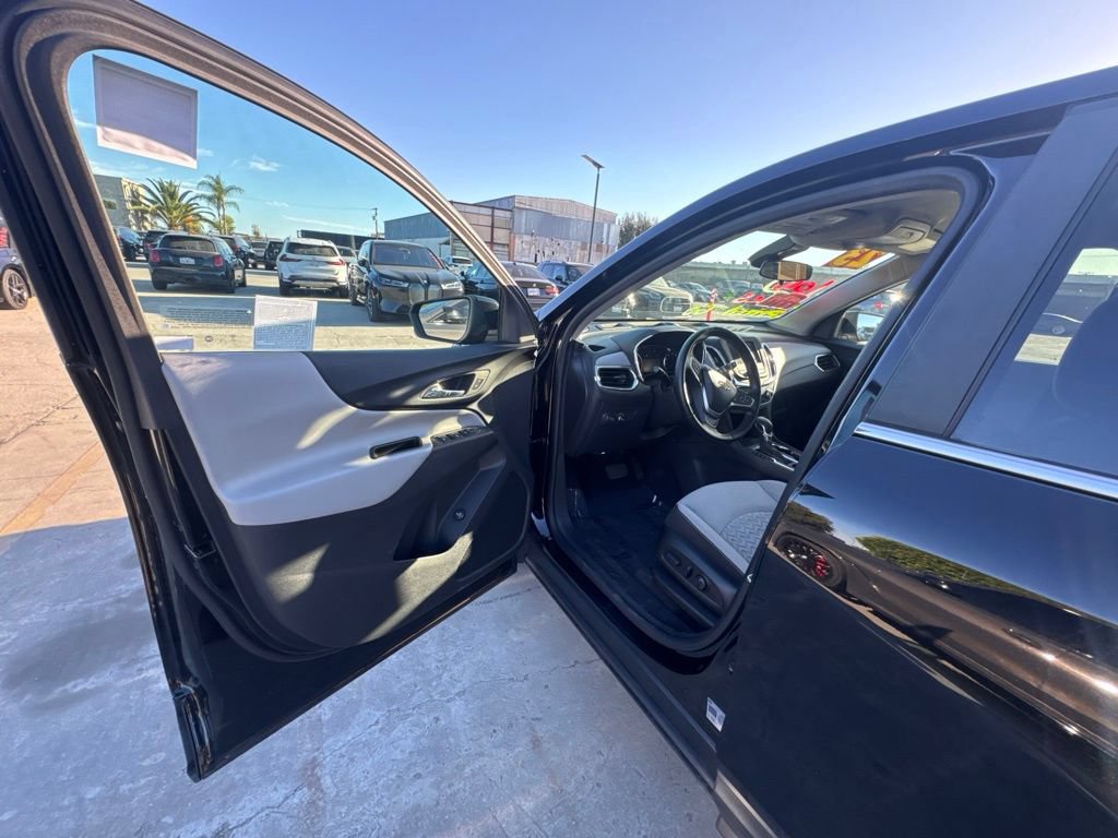 Used 2023 Chevrolet Equinox LT w/ Driver Convenience Package FWD image 10