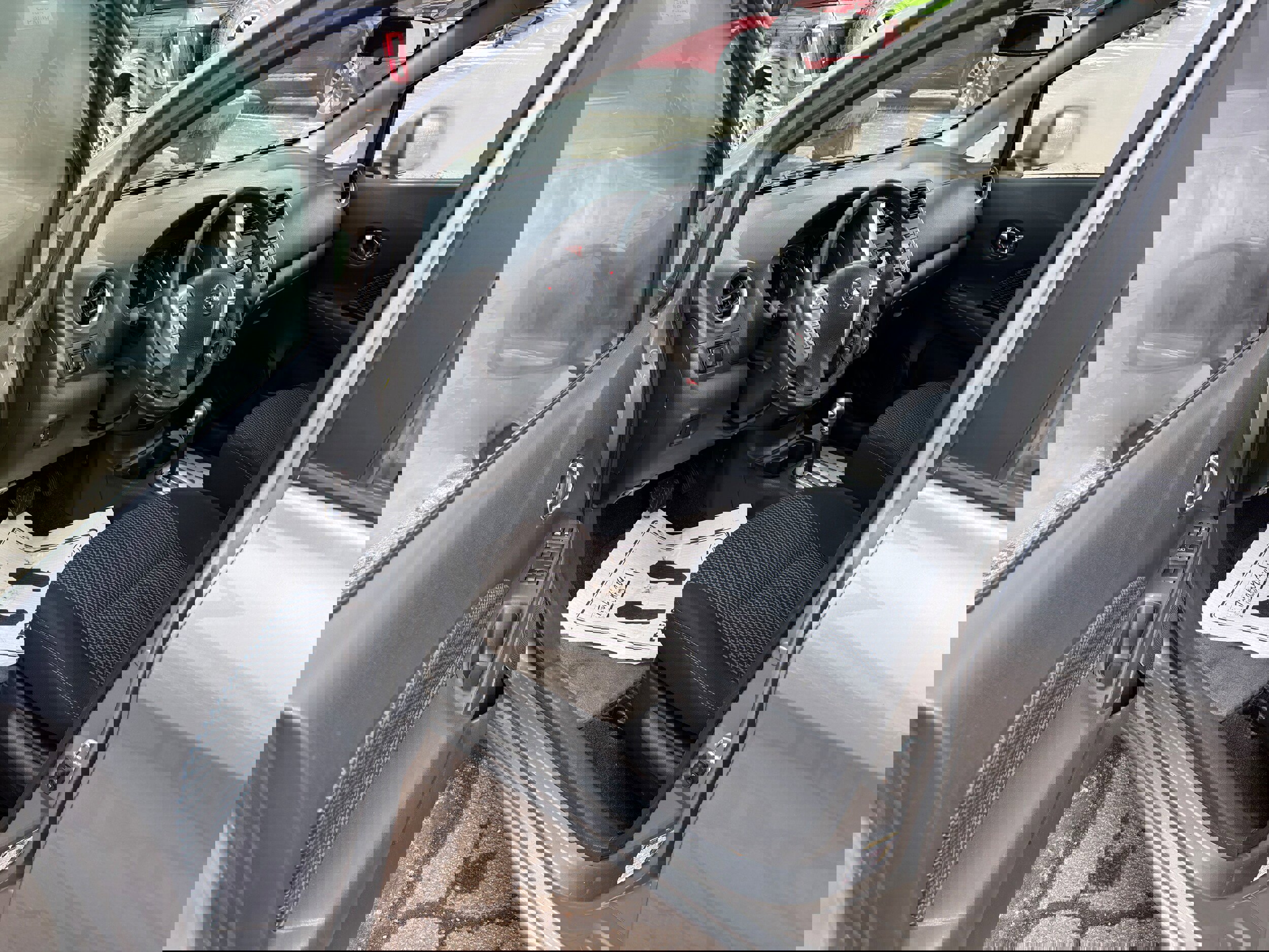 Used 2014 Nissan Versa Note SV image 9