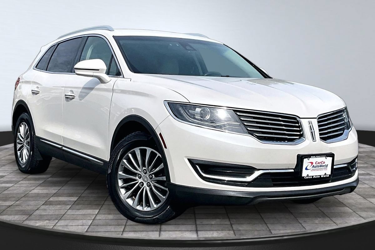 Used 2016 Lincoln MKX Select w/ Select Plus Package AWD/4WD image 3