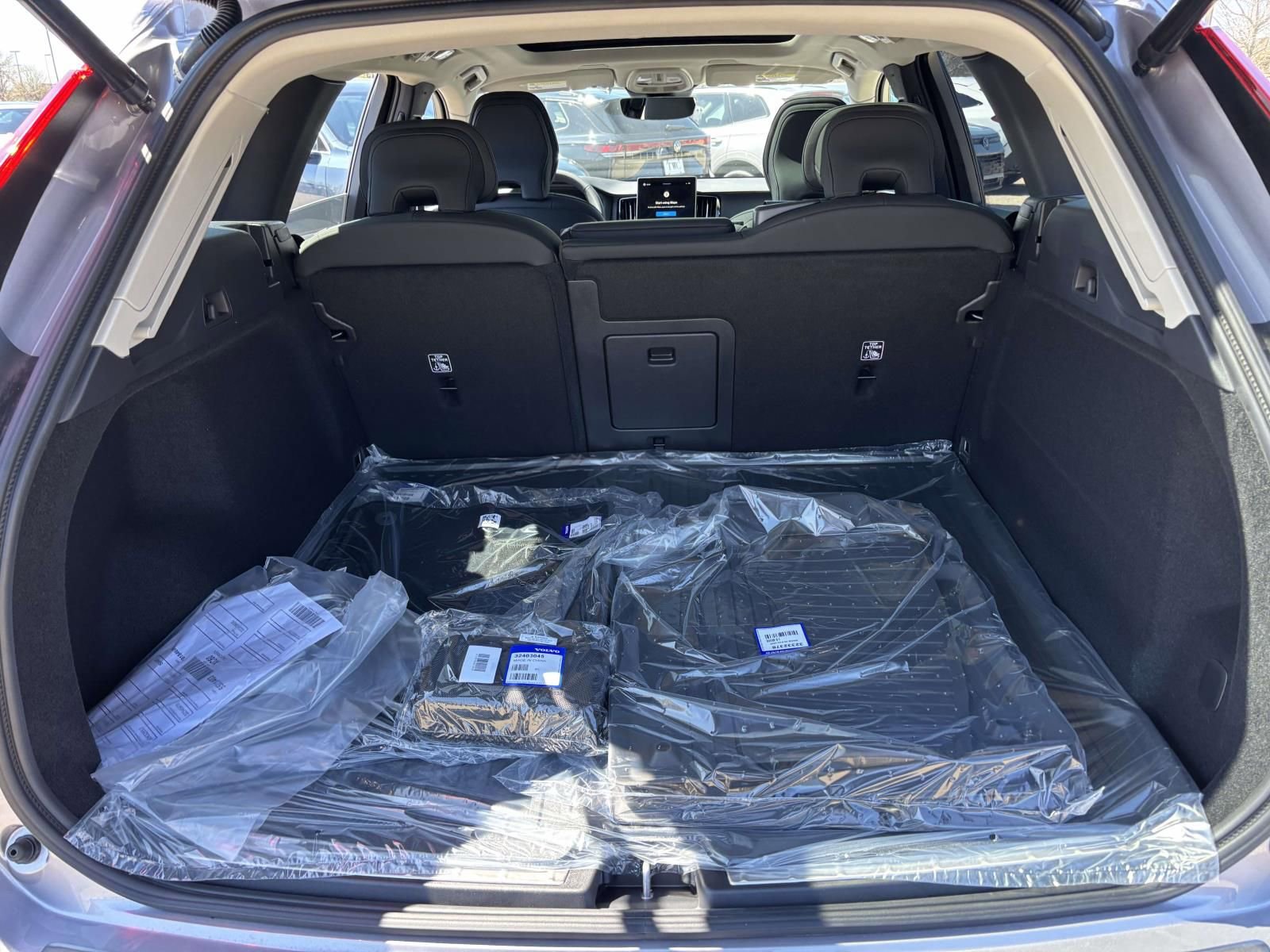 New 2026 Volvo XC60 B5 Plus AWD/4WD image 9