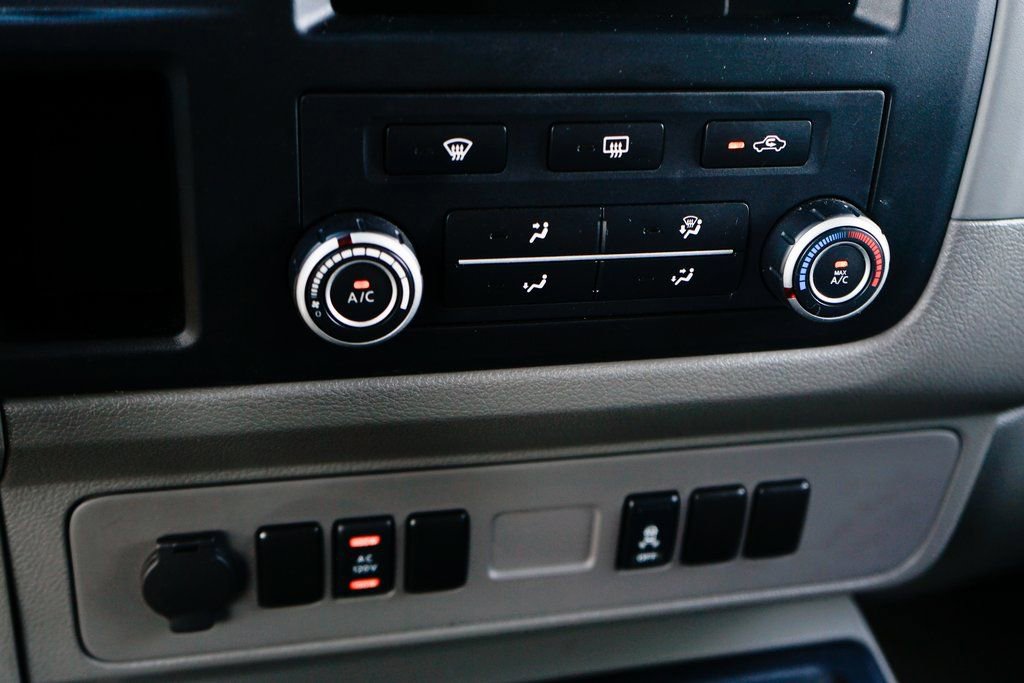 Used 2013 Nissan NV 3500 SV image 34