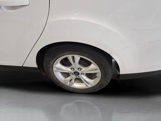 Used 2014 Ford Focus SE w/ SE Winter Package FWD image 22
