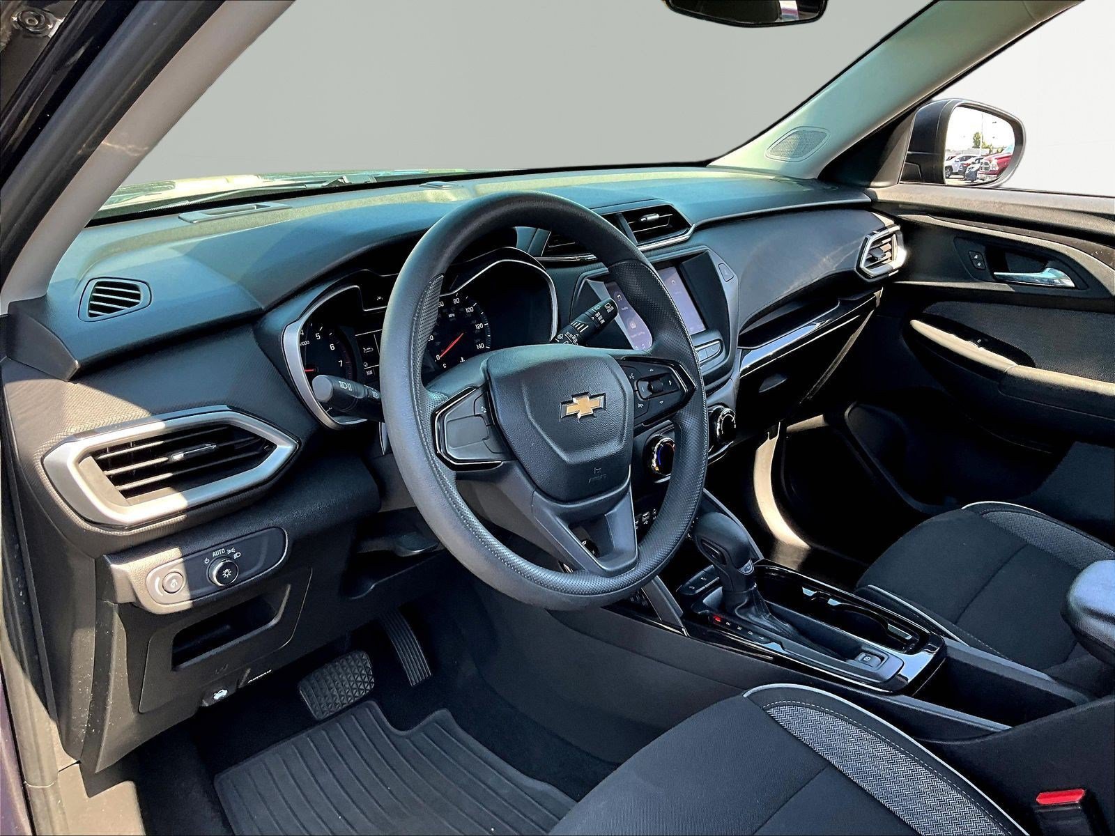 Used 2021 Chevrolet TrailBlazer LS FWD image 16