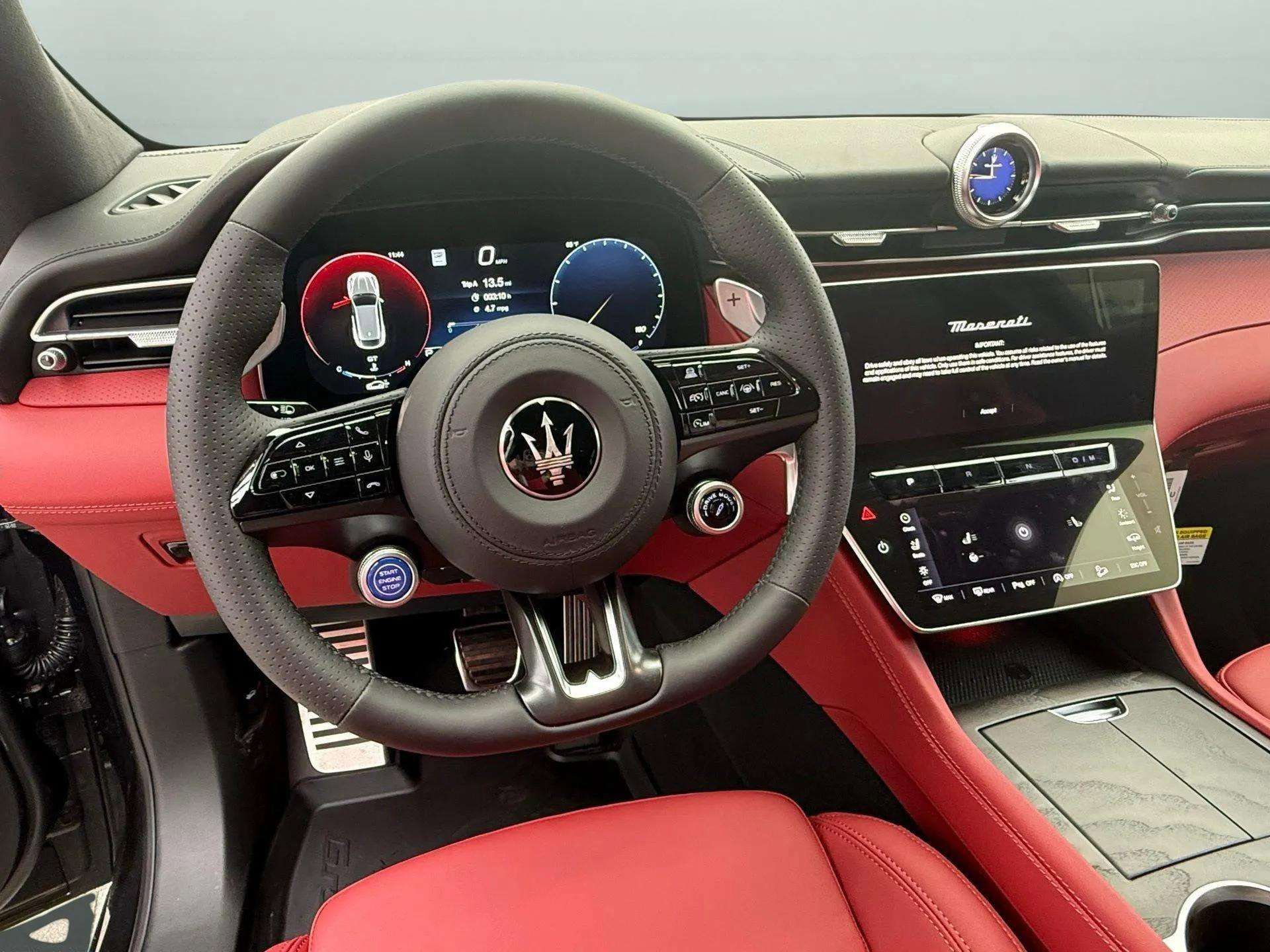 New 2026 Maserati Grecale Modena image 4