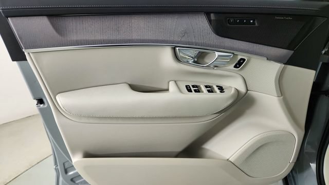 New 2026 Volvo XC90 B6 Ultra w/ Protection Package AWD/4WD image 9