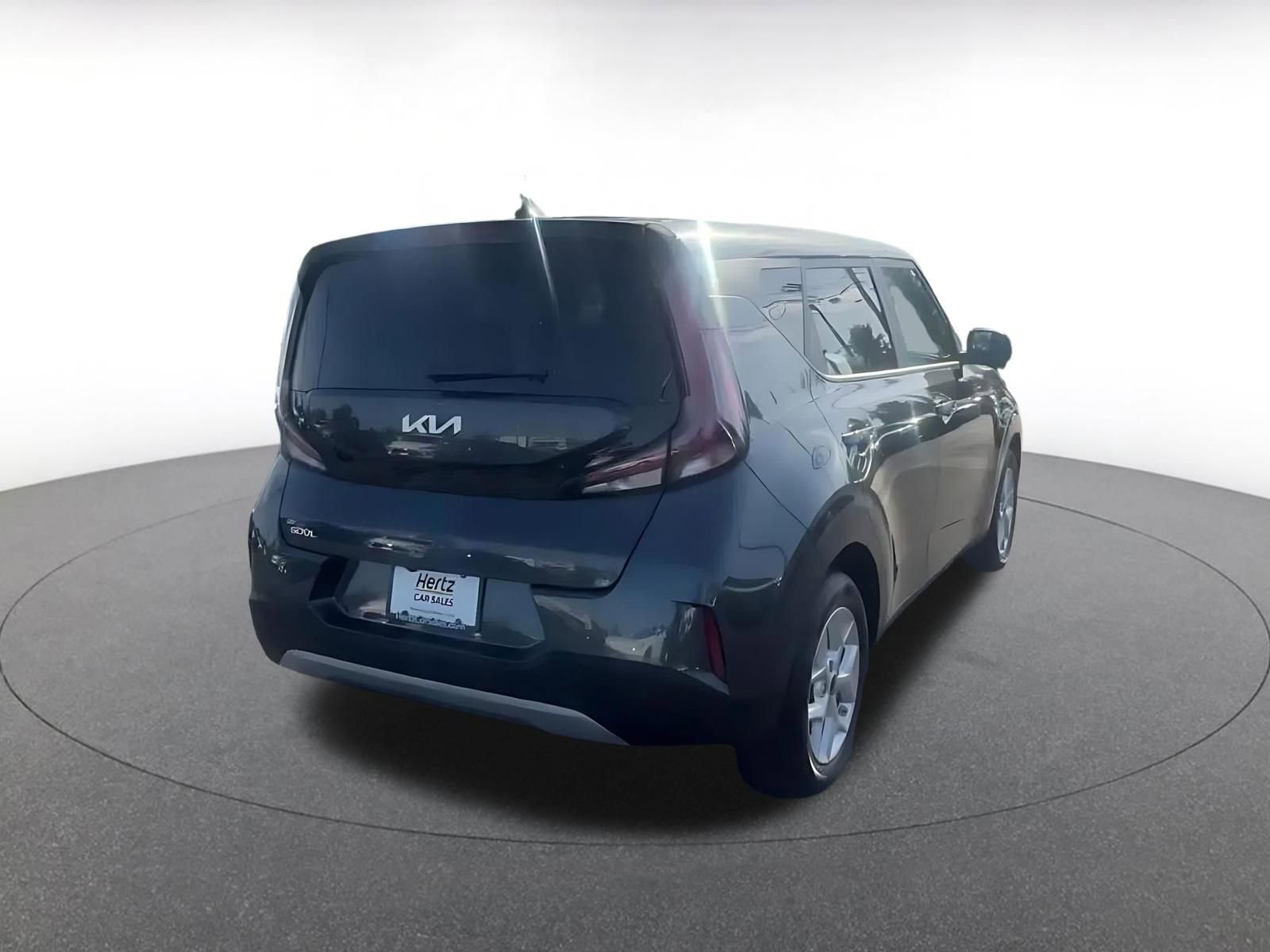 Used 2025 Kia Soul LX w/ LX Technology Package FWD image 14