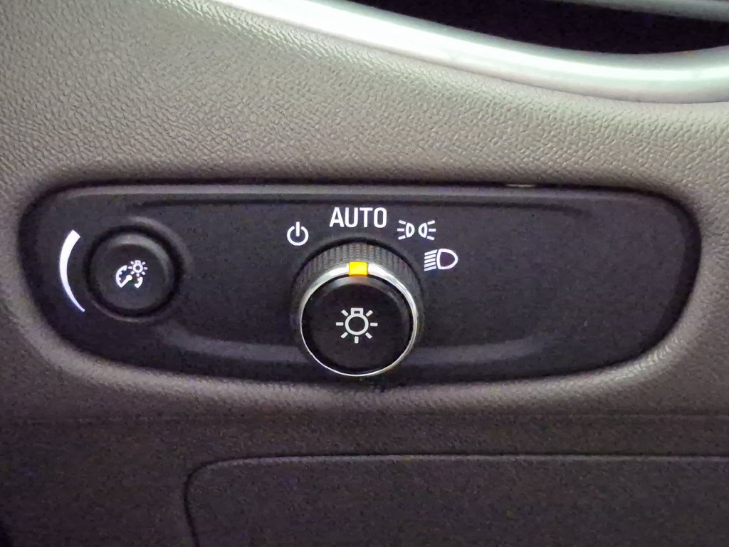 Used 2016 Chevrolet Malibu LS FWD image 18