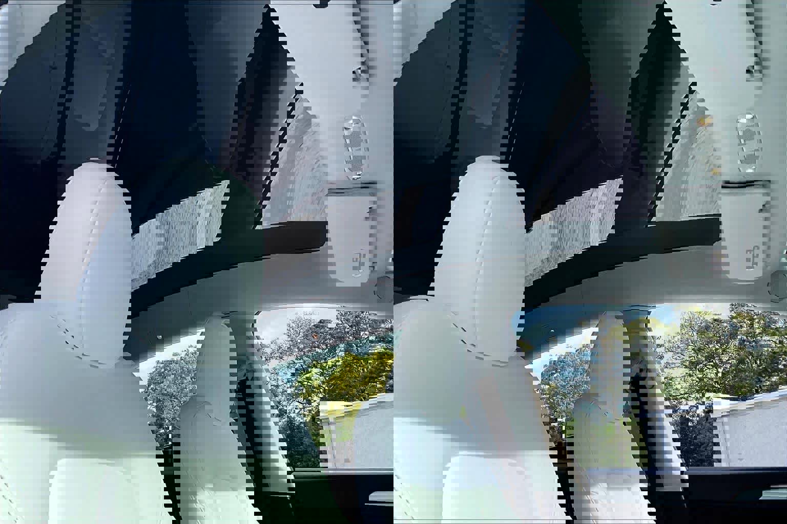 Used 2025 Tesla Model Y Performance image 12