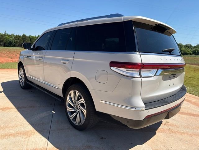 Used 2022 Lincoln Navigator Reserve AWD/4WD image 6