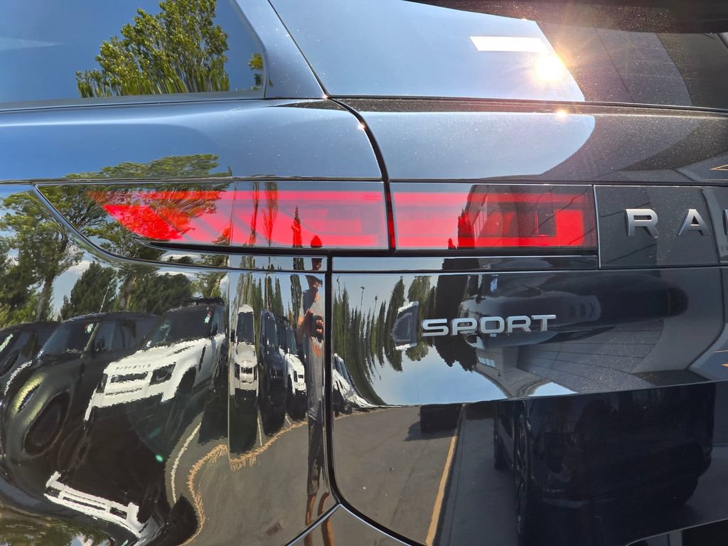 New 2026 Land Rover Range Rover Sport Dynamic SE AWD/4WD image 36