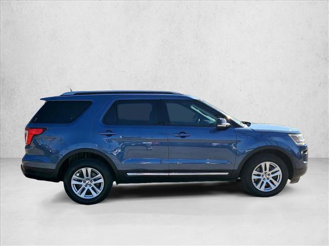Used 2018 Ford Explorer XLT w/ Equipment Group 201A AWD/4WD image 4