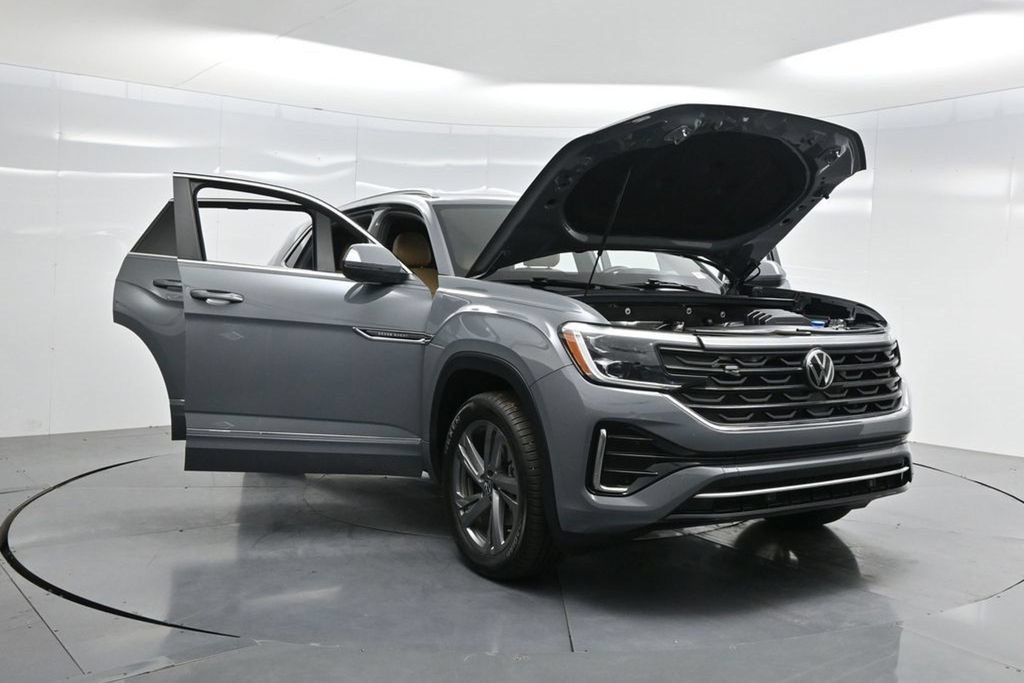 Used 2024 Volkswagen Atlas Cross Sport SEL R-Line AWD/4WD image 54
