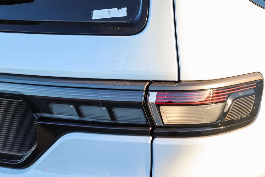 New 2026 Jeep Grand Wagoneer Summit AWD/4WD image 10