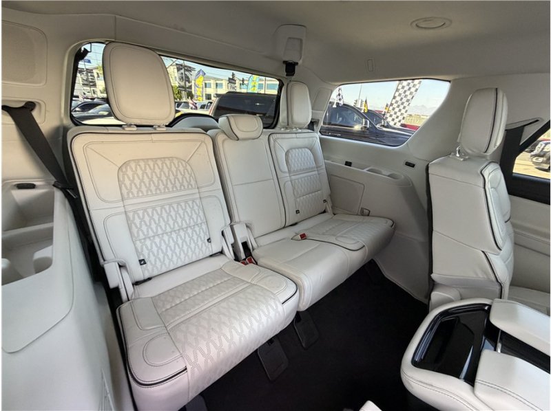 Used 2022 Lincoln Navigator Black Label AWD/4WD image 35
