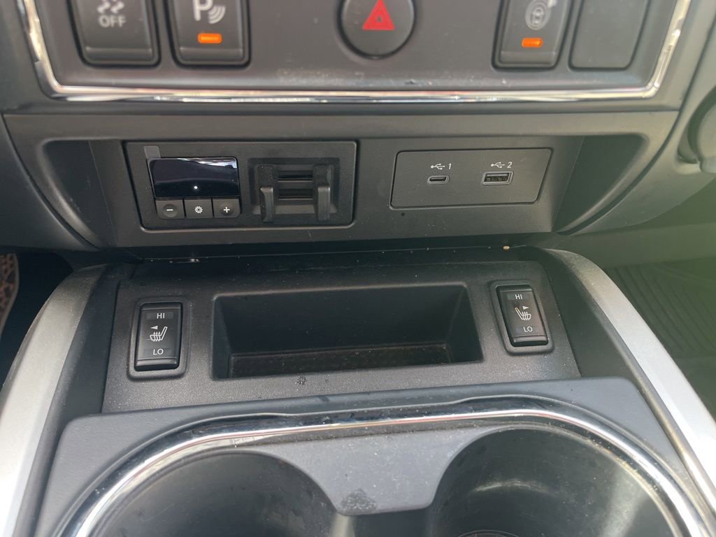 Used 2023 Nissan Titan SV w/ SV Convenience Package RWD image 48