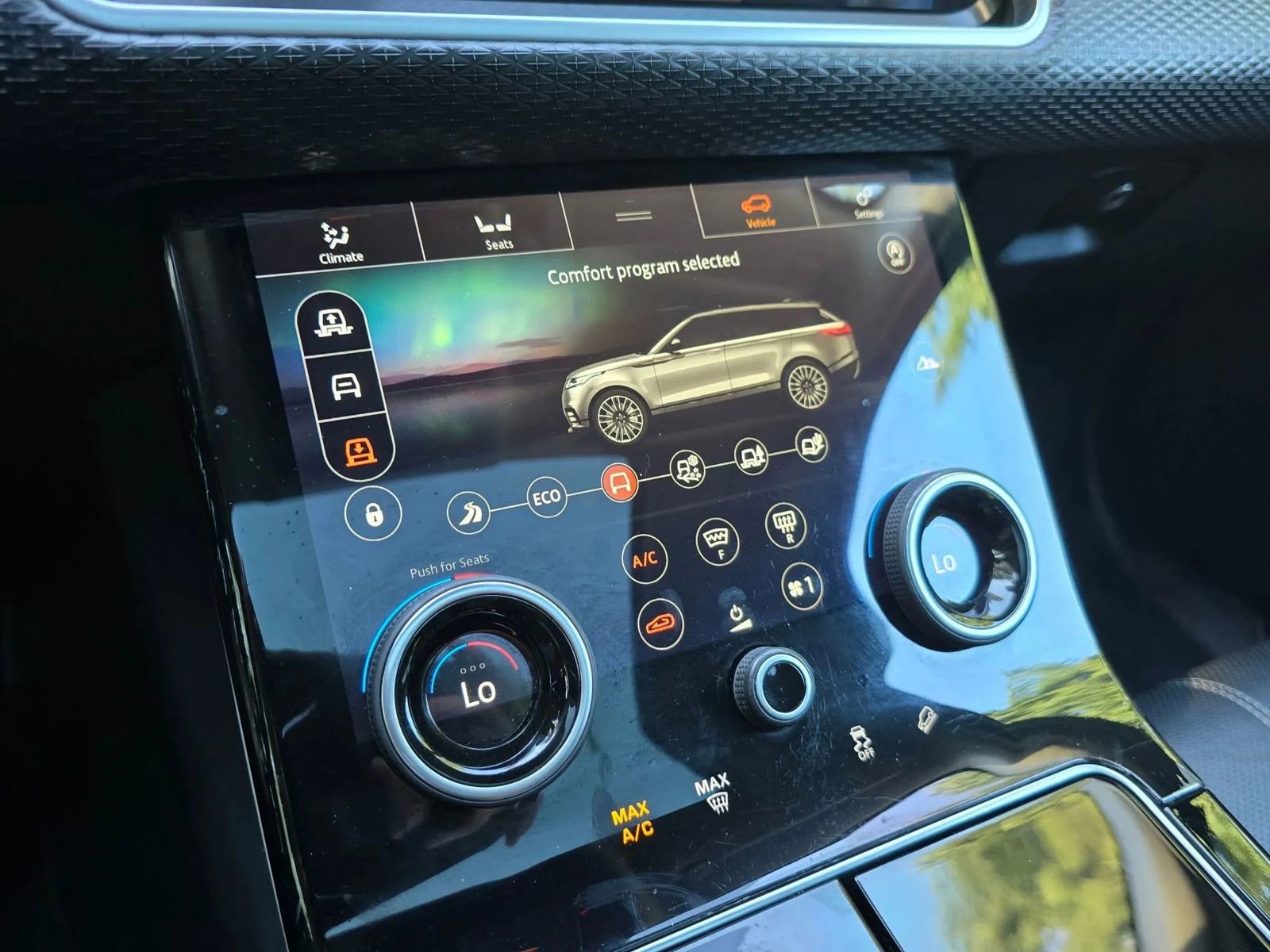 Used 2018 Land Rover Range Rover Velar S image 14