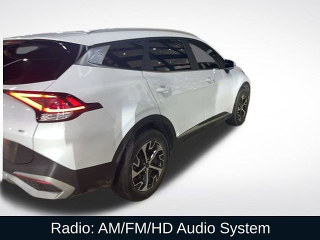 Used 2024 Kia Sportage EX image 3