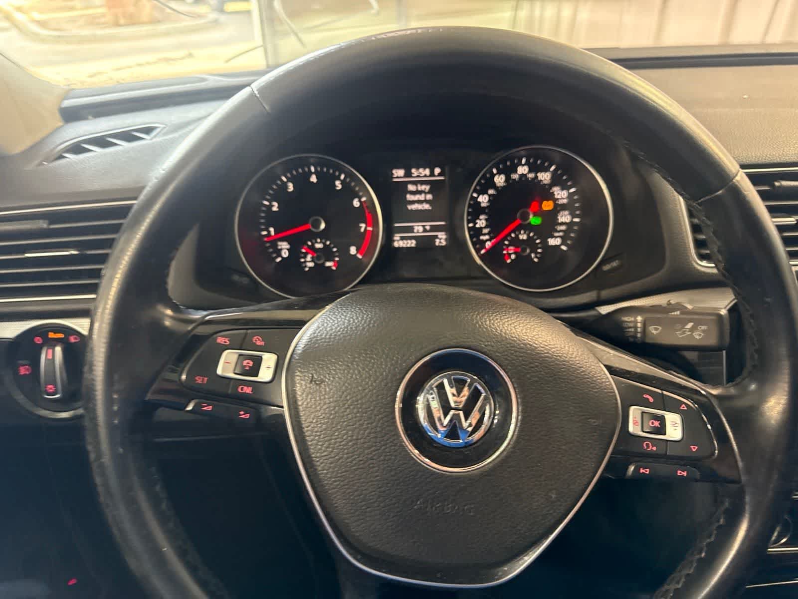 Used 2018 Volkswagen Passat 2.0T SE w/ SE Lighting Package FWD image 25