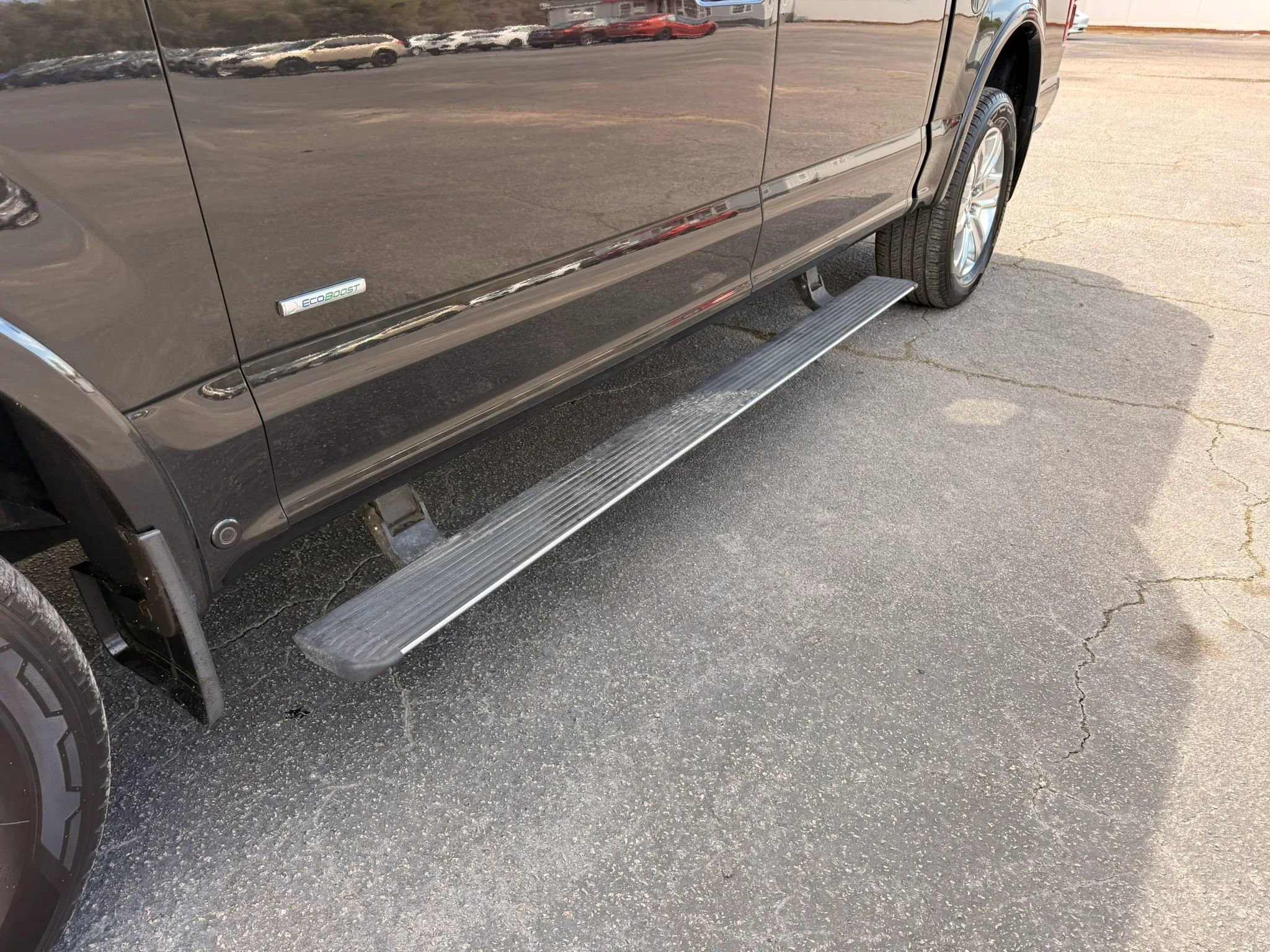 Used 2015 Ford F150 Platinum w/ Equipment Group 701A Luxury image 12