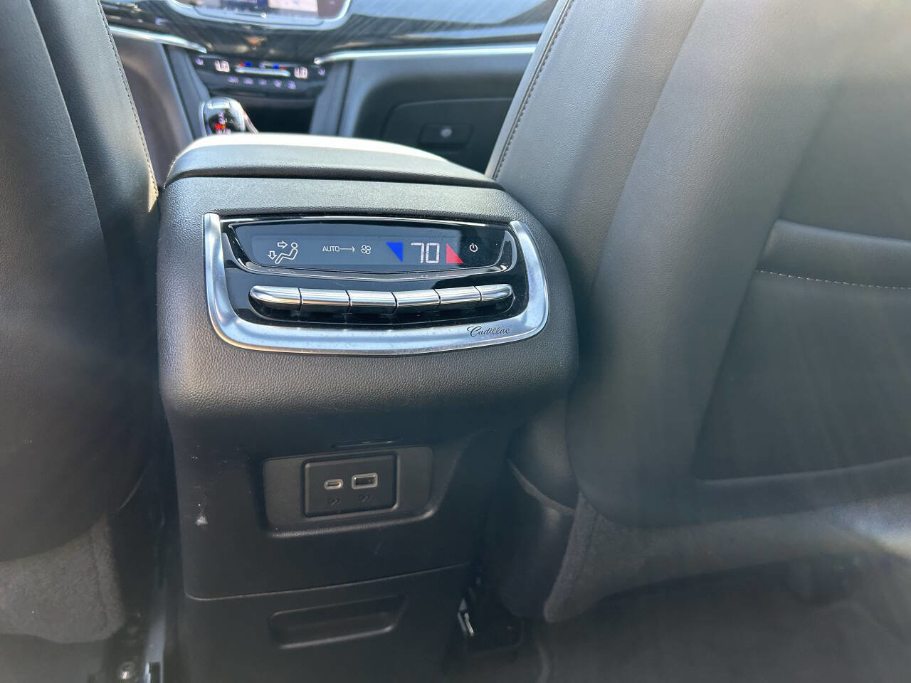 Used 2022 Cadillac XT6 Premium Luxury w/ Technology Package image 34