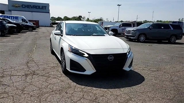 Used 2023 Nissan Altima 2.5 SV image 4