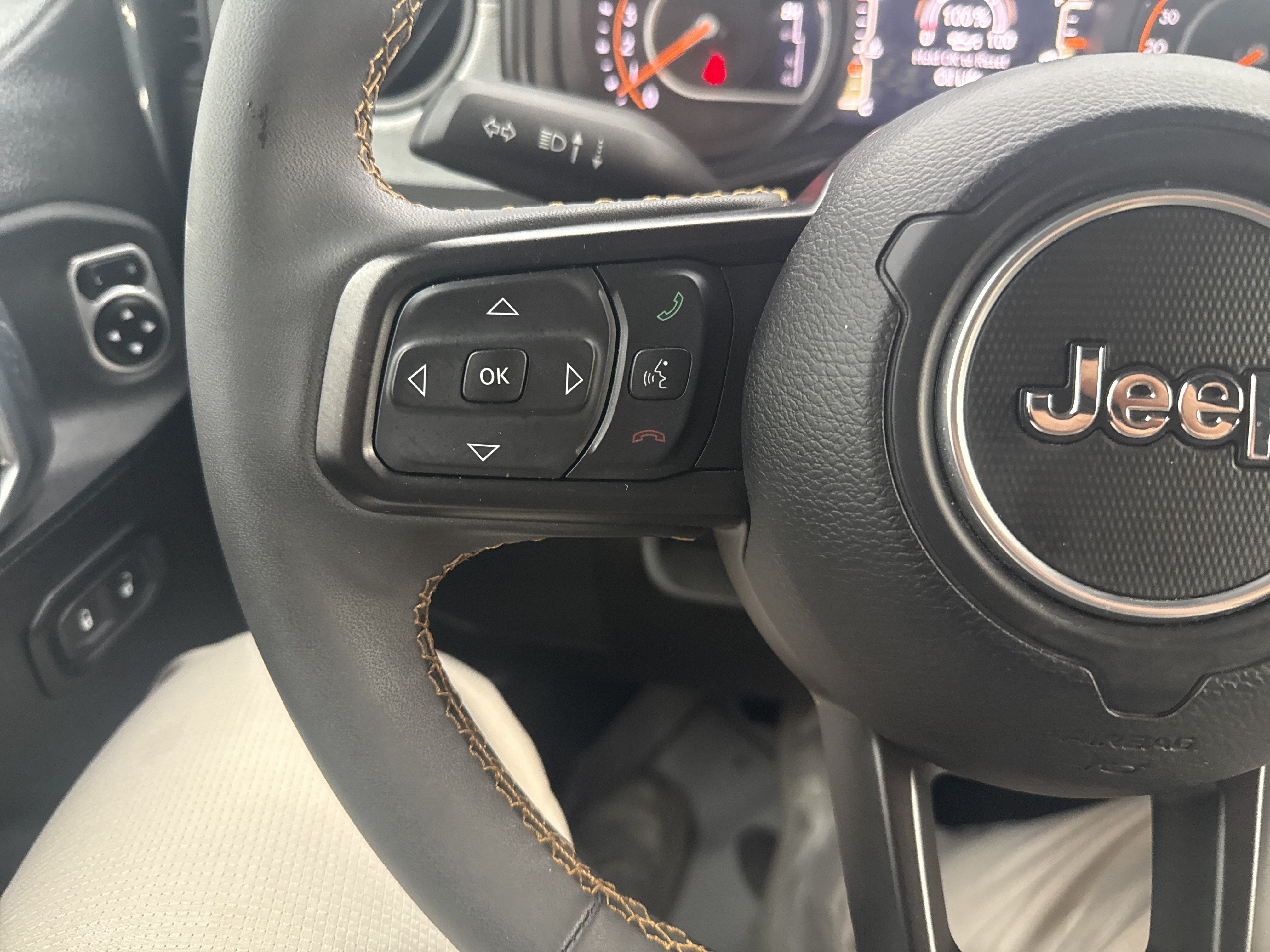 Used 2024 Jeep Gladiator Sport AWD/4WD image 18