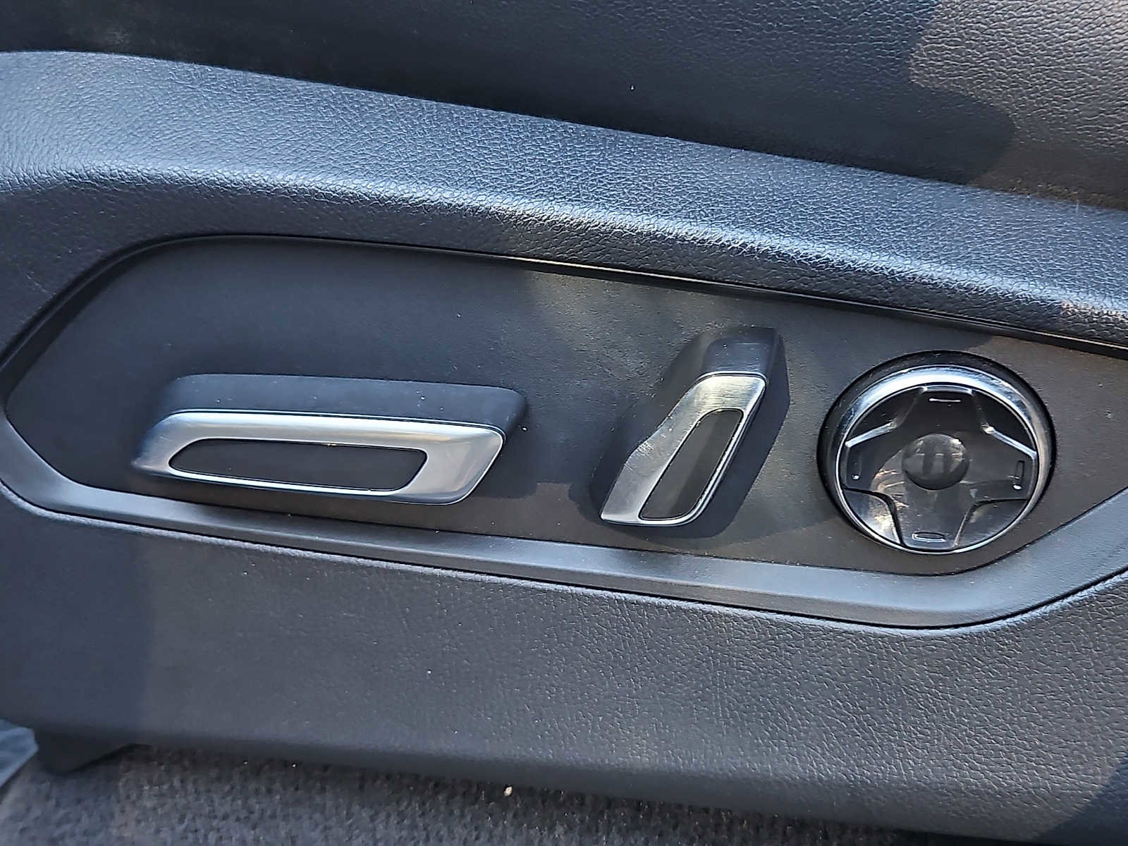 Used 2023 Acura MDX SH-AWD w/ Technology Package image 31