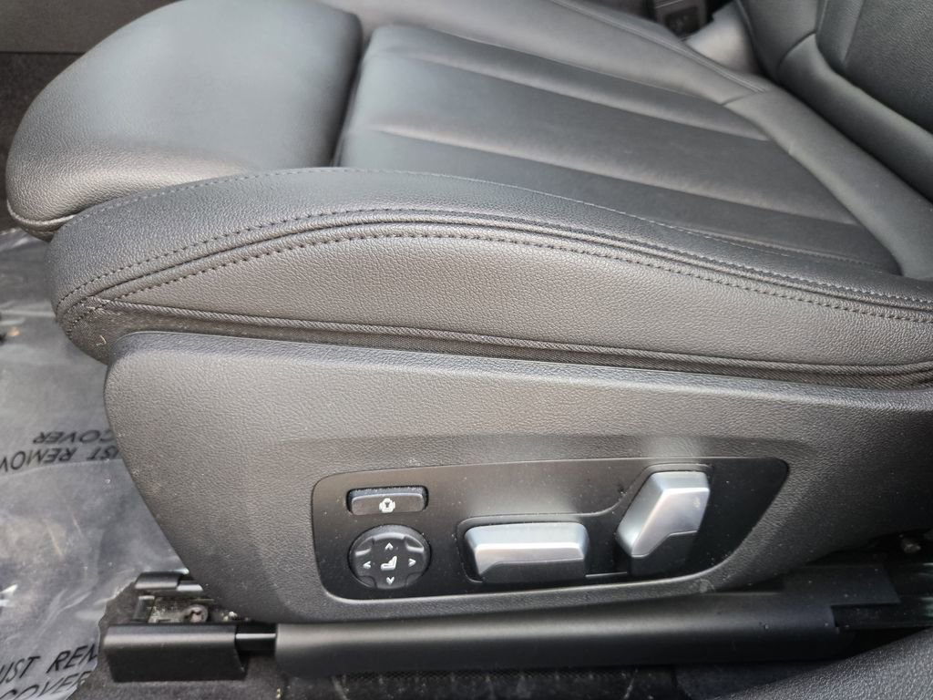 Used 2020 BMW 330i xDrive Sedan w/ Convenience Package image 22