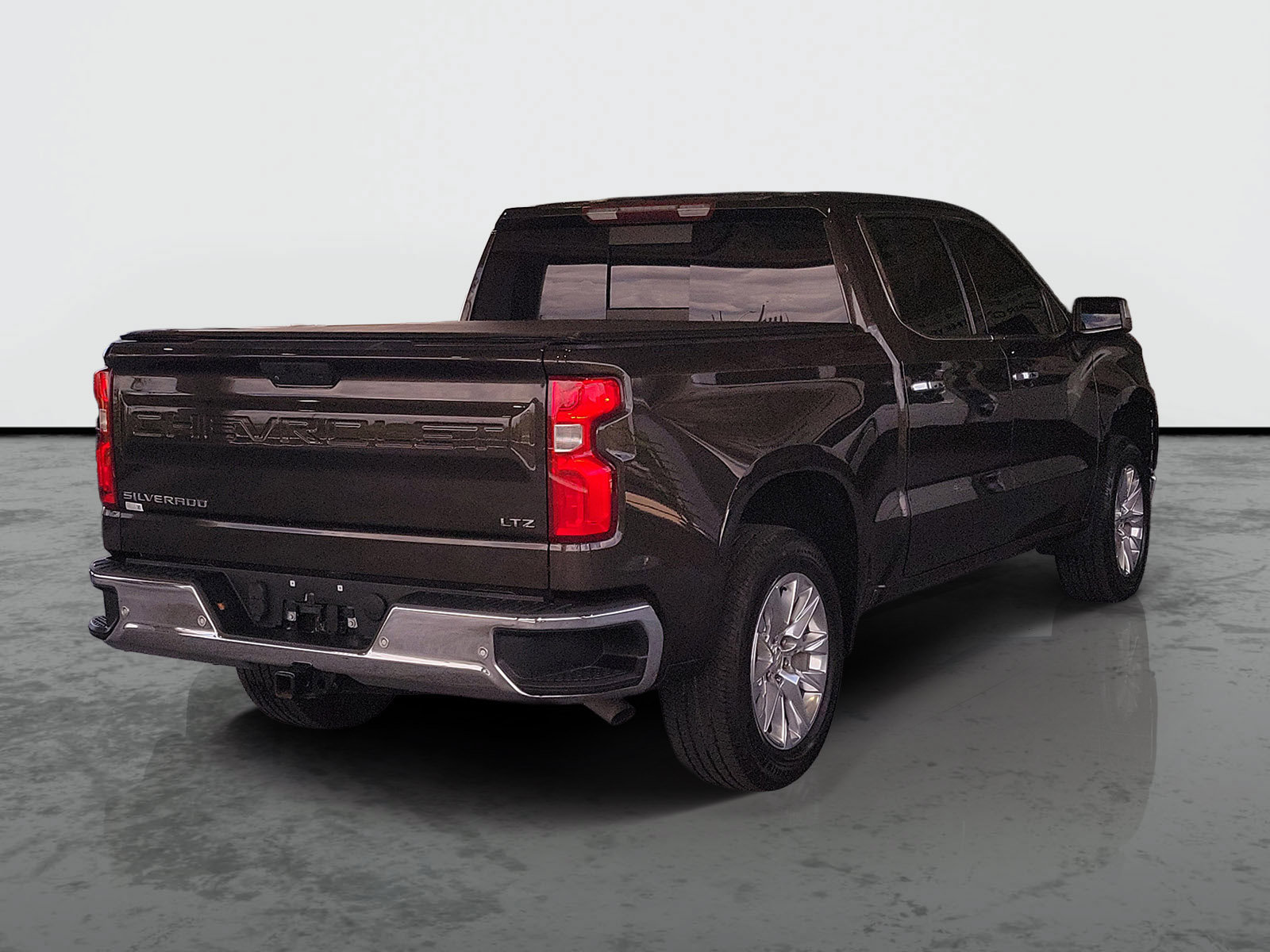 Used 2021 Chevrolet Silverado 1500 LTZ RWD image 2