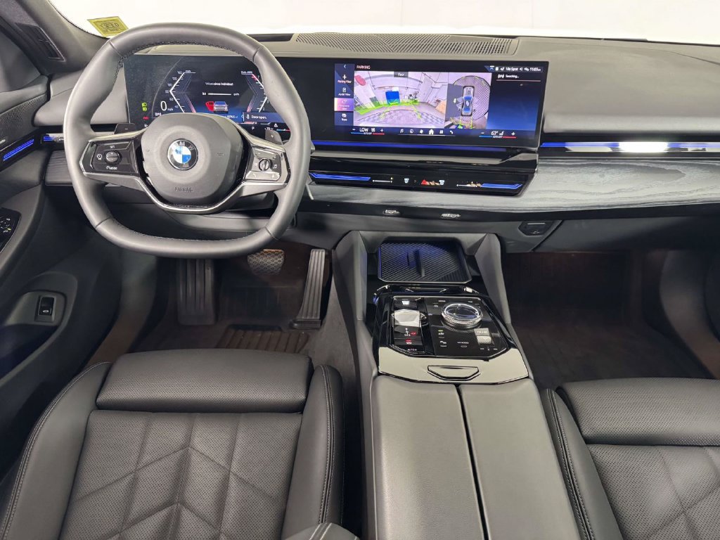 Used 2026 BMW 530i xDrive w/ Premium Package AWD/4WD image 5