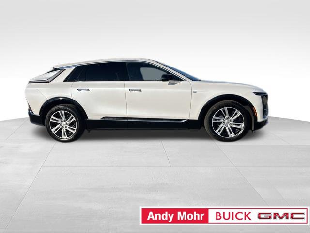 Used 2024 Cadillac Lyriq Tech AWD/4WD image 16