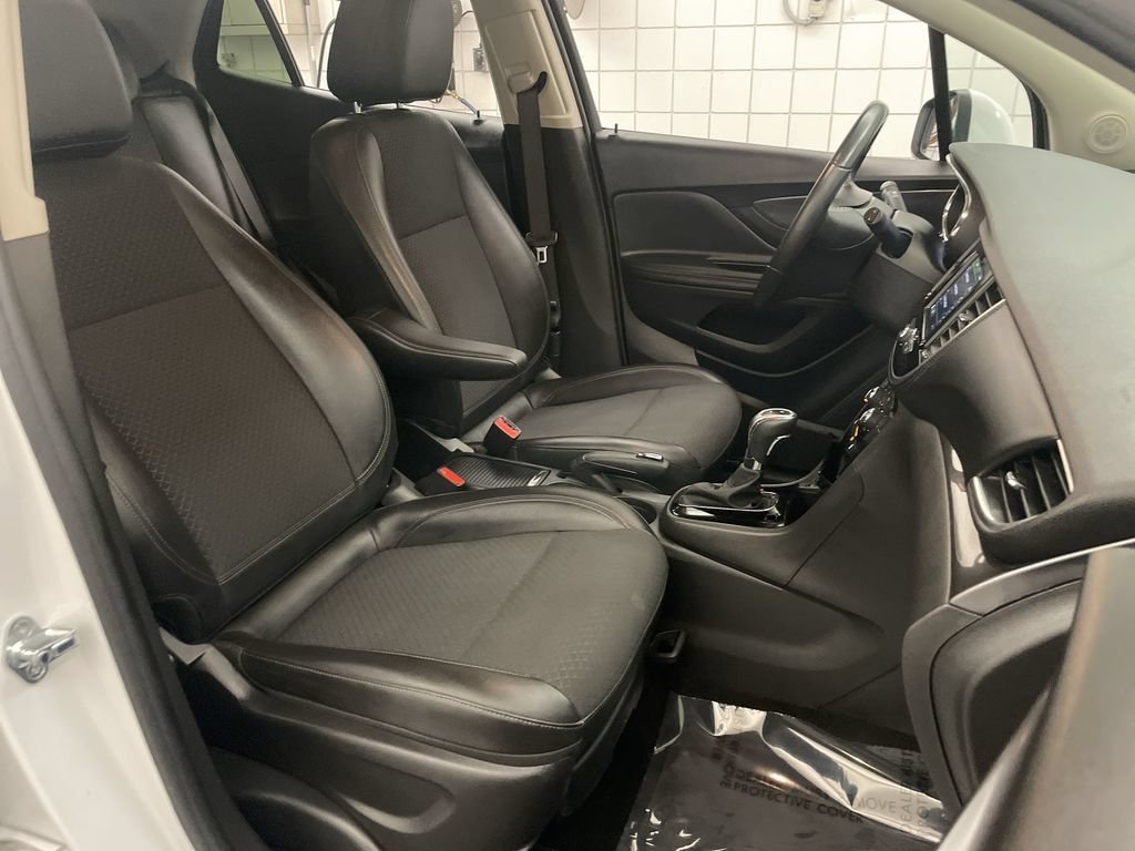 Used 2022 Buick Encore Preferred w/ Safety Package AWD/4WD image 20
